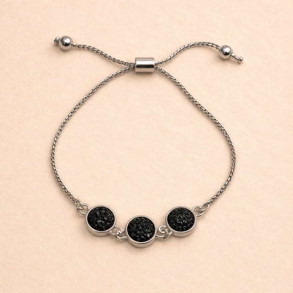 Source Unknown Jewelry - ♥️ Elegant Black Stone adjustable bracelet